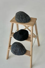 Load image into Gallery viewer, Tartan Tweed Flat Cap